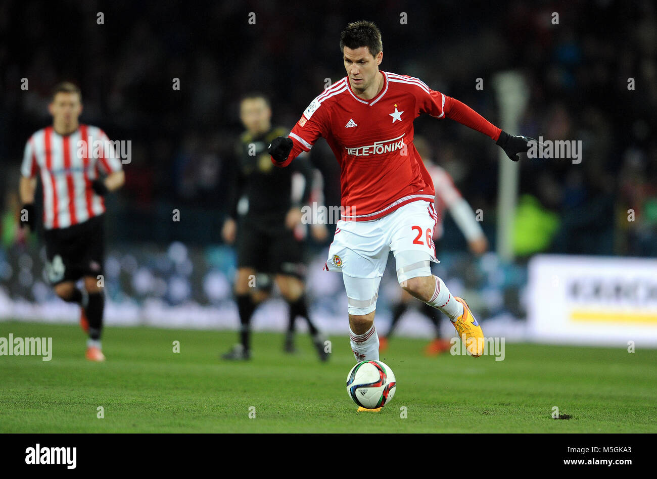 CRACOV, Polonia - 29 novembre 2015: T-Mobile Extra Campionato Premier polacco Football League Wisla Cracov Cracovia Cracov Derby o/p: Richard Guzmics Foto Stock