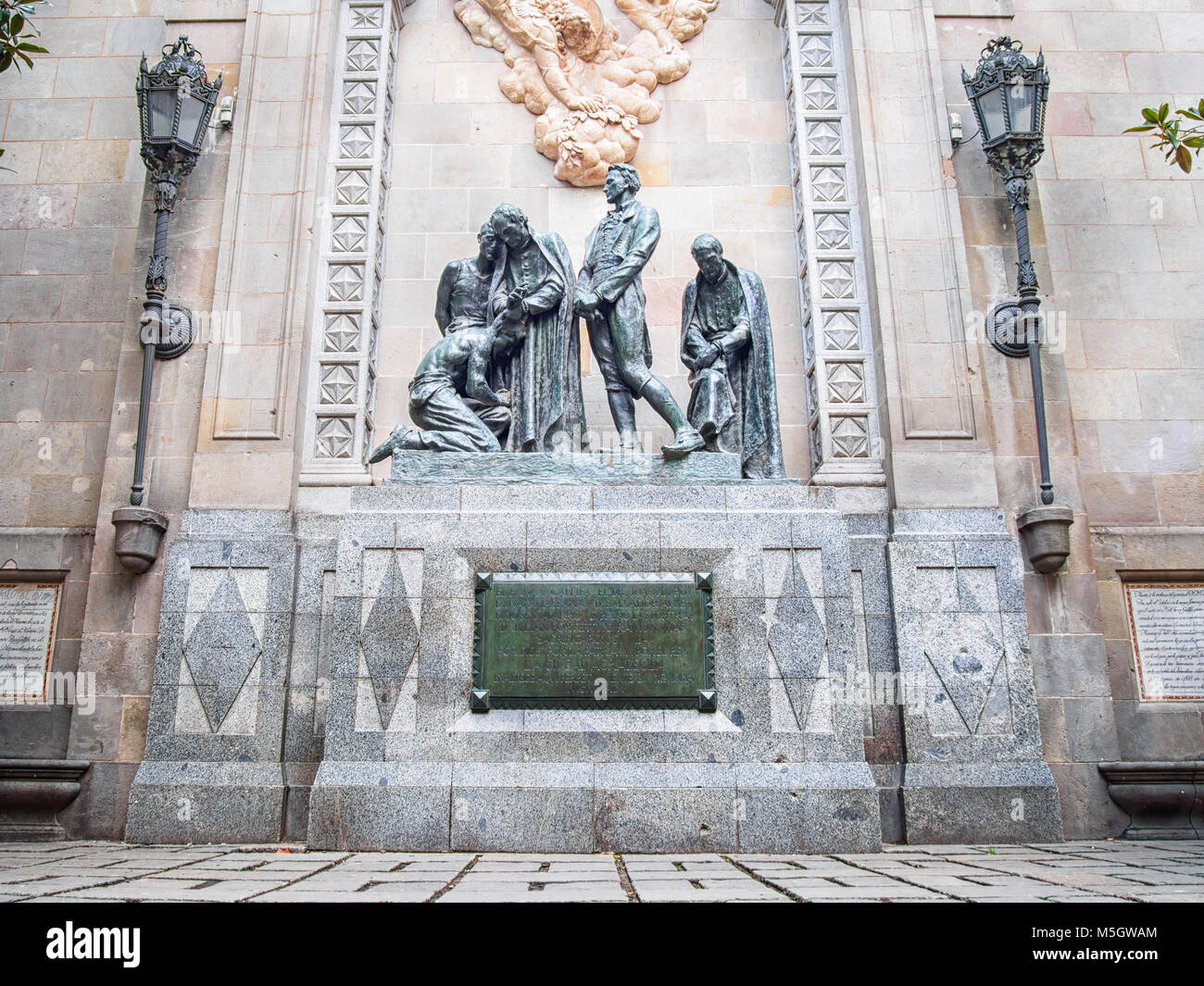 Il monumento agli eroi di 1809 a Barcellona Ghotic trimestre disigned nel 1929 da Josep Llimona e Vicenc Navarro Foto Stock