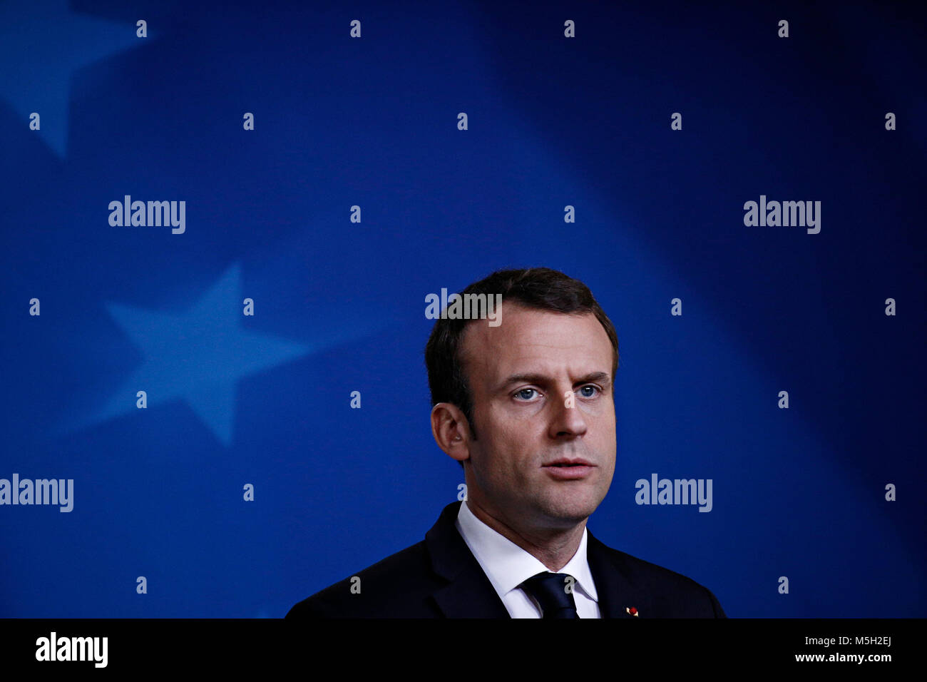 Bruxelles, Belgio. Il 23 febbraio, 2018. In Francia la Presidente Emmanuel Macron dà una dichiarazione ai media dopo la riunione informale dei 27 Capi di Stati e di Governi.Bruxelles, Belgio. Il 23 marzo 2018. Riunione informale dei 27 capi di Stato o di governo in occasione del Consiglio europeo. Credito: ALEXANDROS MICHAILIDIS/Alamy Live News Foto Stock