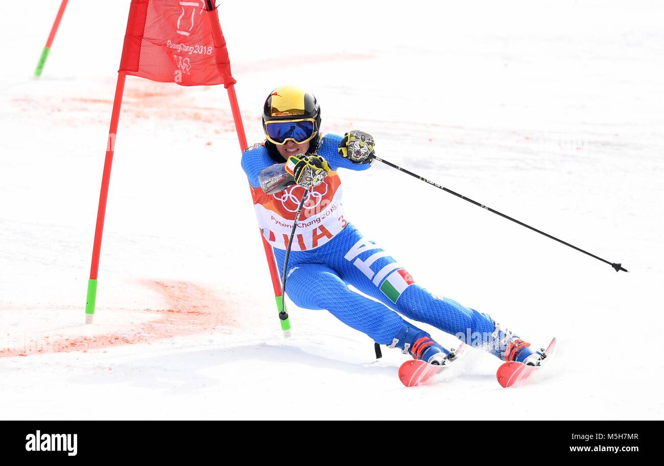 Pyeongchang, Corea del Sud. Il 24 febbraio, 2018. Irene Curtoni (ITA). Team Alpina Sci evento. Yongpyong alpine center. Alpensia. Pyeongchang2018 Olimpiadi invernali. Repubblica di Corea. 24/02/2018. Credito: Sport In immagini/Alamy Live News Foto Stock