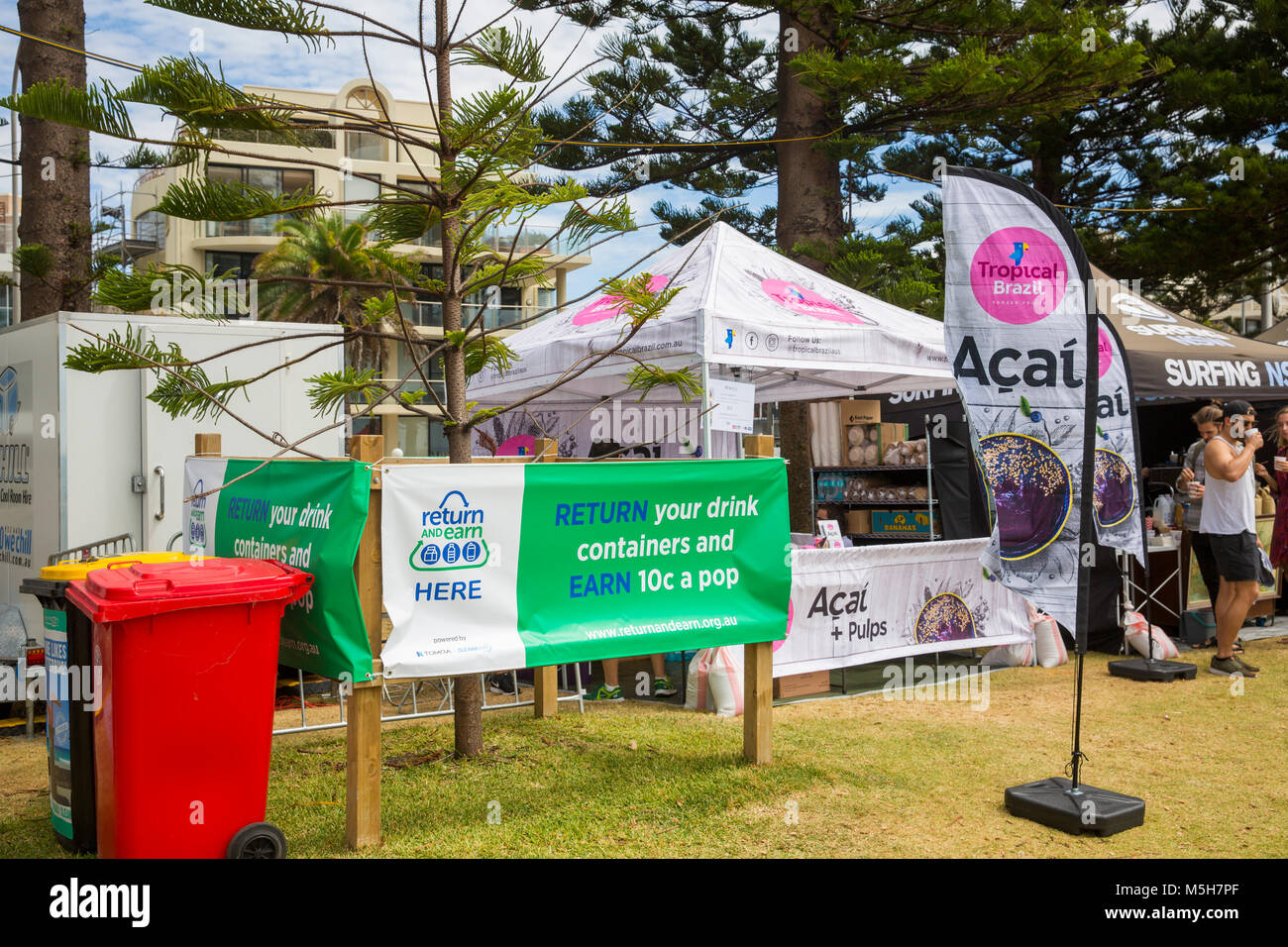 Il Governo del NSW continua a rotolare fuori il suo deposito contenitore schema noto come ritorno e guadagnare, dove 10c può essere guadagnato o devoluto in beneficenza per ogni elligible di plastica o di cartone che viene riciclata al 400 di ritorno e di guadagnare i depositi in tutto lo stato, sabato 24 febbraio 2018. Foto Stock