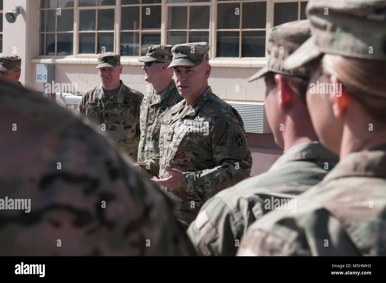 Il 678th aria difesa battaglione, Carolina del Sud Esercito Nazionale Guardia, con sede in Eastover, Carolina del Sud è indirizzata da Col. David e gambo Commander, decimo esercito aria e la difesa missilistica comando in Ft. Bliss, Texas, il 10 febbraio, 2018. Foto Stock