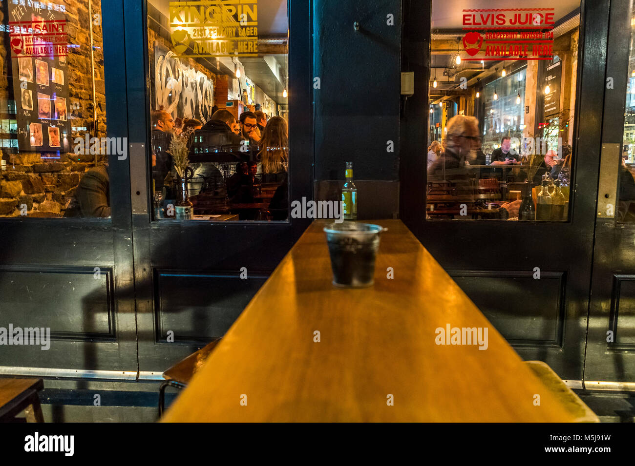 Succo di Elvis in vendita presso il pub Brewdog, Bristol REGNO UNITO Foto Stock