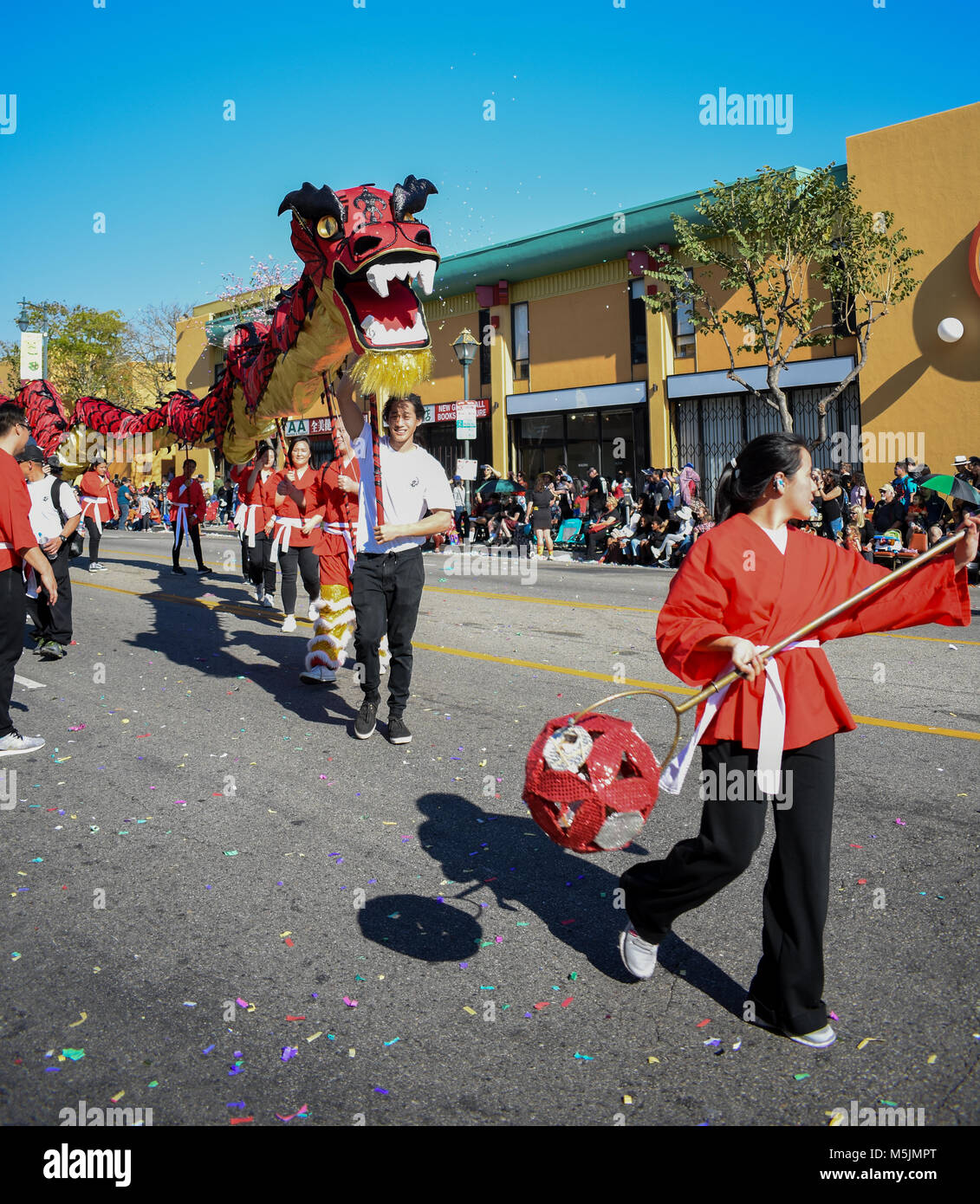 Il Capodanno cinese 2018 in China Town di Los Angeles, Ca. viene celebrata con parate, la folla e festeggiamenti. Foto Stock