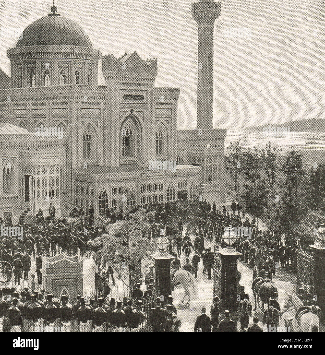 La cerimonia di consegna del Selamlik, Sultan Abdul Hamid II, processione alla moschea, Hamidiye Camii, AKA Yıldız Hamidiye moschea per le preghiere del venerdì, circa 1882 Foto Stock