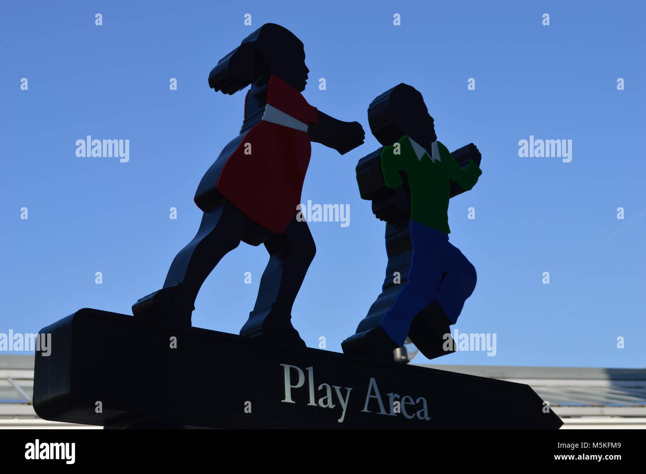 I pini, McArthur Glen, Bridgend dotato di giochi per bambini area segni Foto Stock