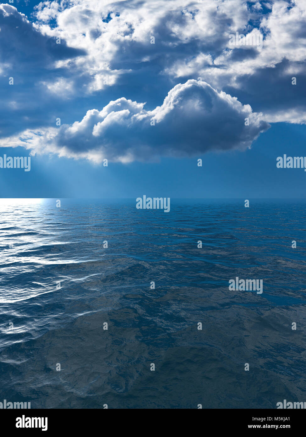 Immagine di sfondo del cielo tempestoso su una calma e oceano riflettente Foto Stock