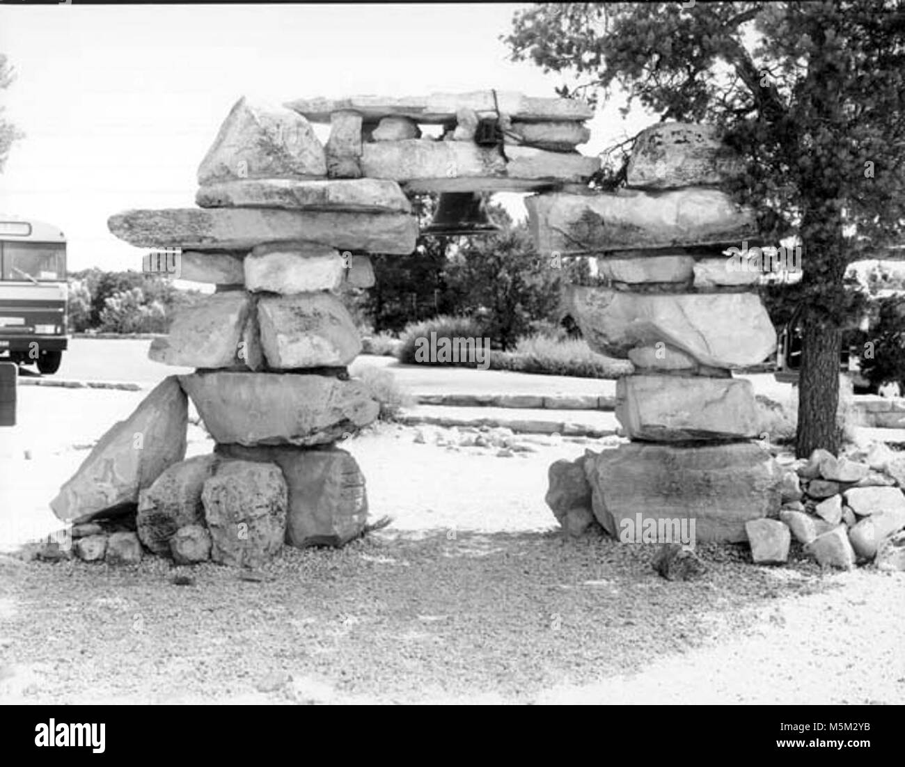 Grand Canyon storica- eremiti resto Bell Arch . Retro di eremiti resto ingresso Arche e campana. Eremita RIM ROAD (W RIM DRIVE) 30AUG1998. Foto Stock