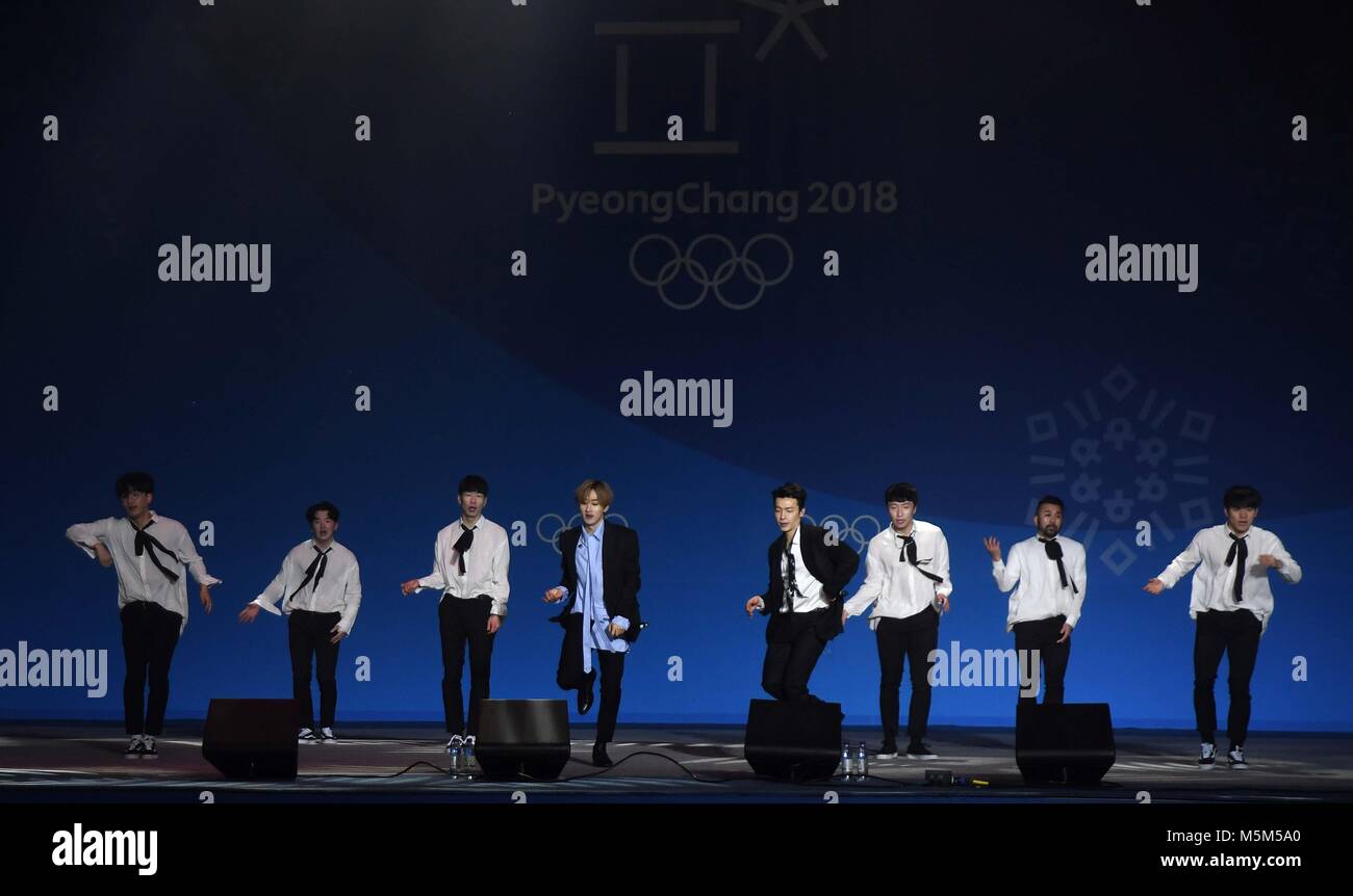 Super Junior D&E. K Pop Concert. Pyeongchang Olympic plaza. Pyeongchang. Pyeongchang2018 Olimpiadi invernali. Repubblica di Corea. 24/02/2018. Foto Stock