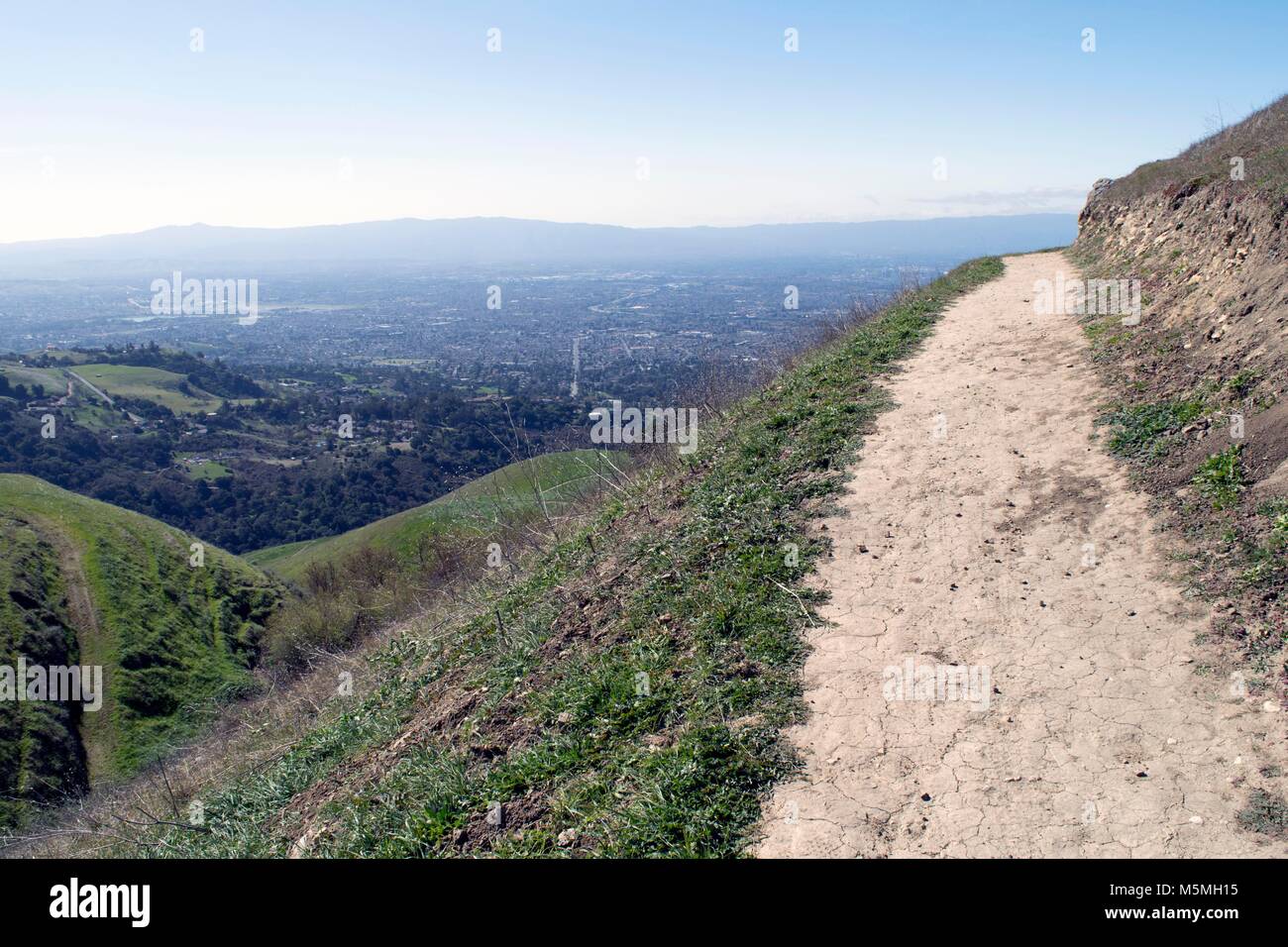 Ci sono molte escursioni con buone vedute a Sierra Vista vicino a San Jose. Foto Stock