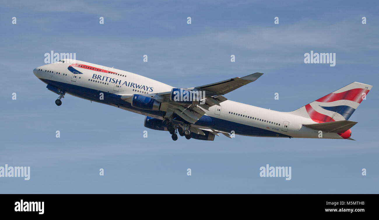 British Airways Boeing 747 Jumbo Jet G-CIVB con partenza dall'aeroporto londinese di Heathrow LHR Foto Stock