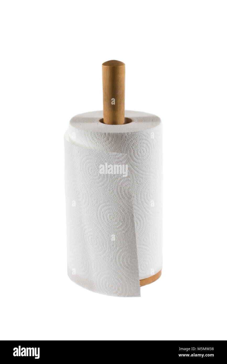 Tutto il rotolo di carta da cucina su un supporto isolato sfondo bianco Foto Stock