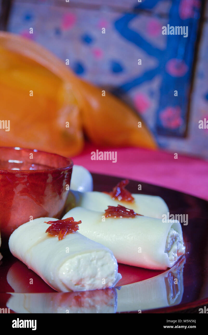 Halawa Jubon, arabo dolci con crema per il Ramadan e Eid Foto Stock