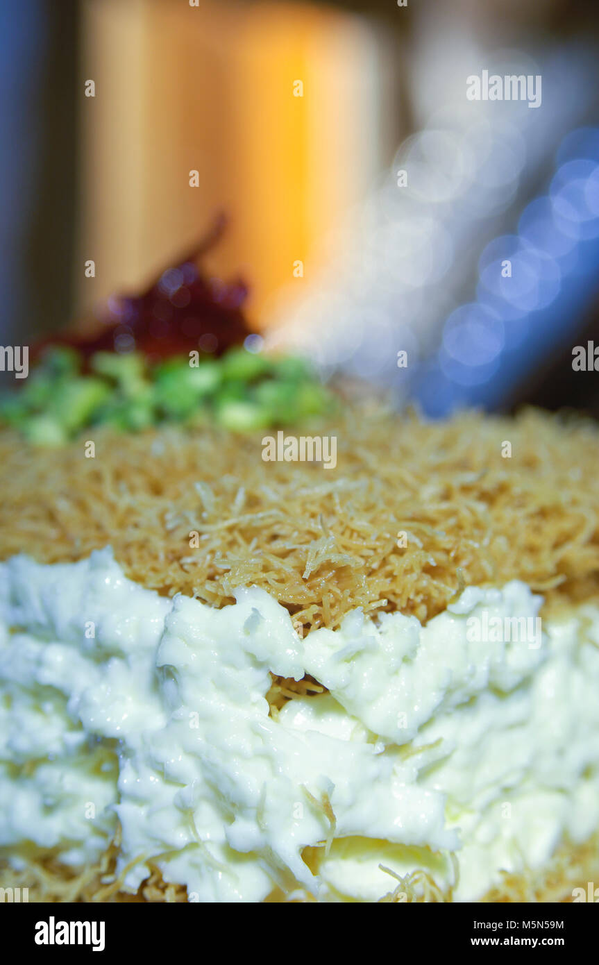 Osmaliya, arabo dolci con crema per il Ramadan e Eid Foto Stock