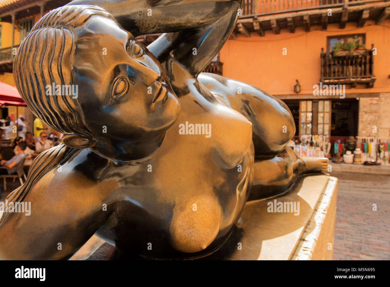 Il " fat lady' scultura di Fernando Botero in Cartagena, Colombia Foto Stock