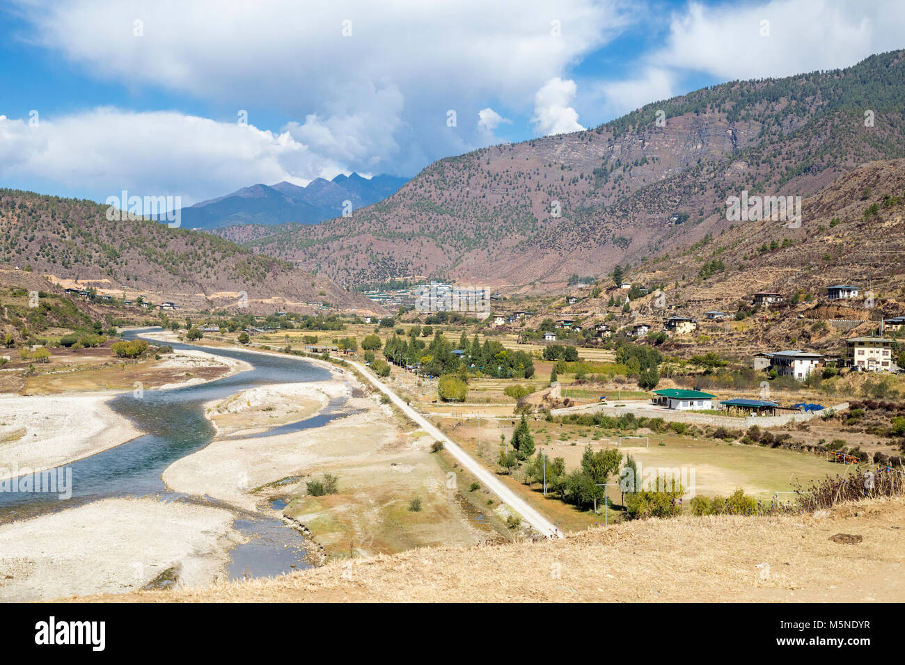 Thimphu, Bhutan. Campagna tra Thimphu e Paro. Foto Stock