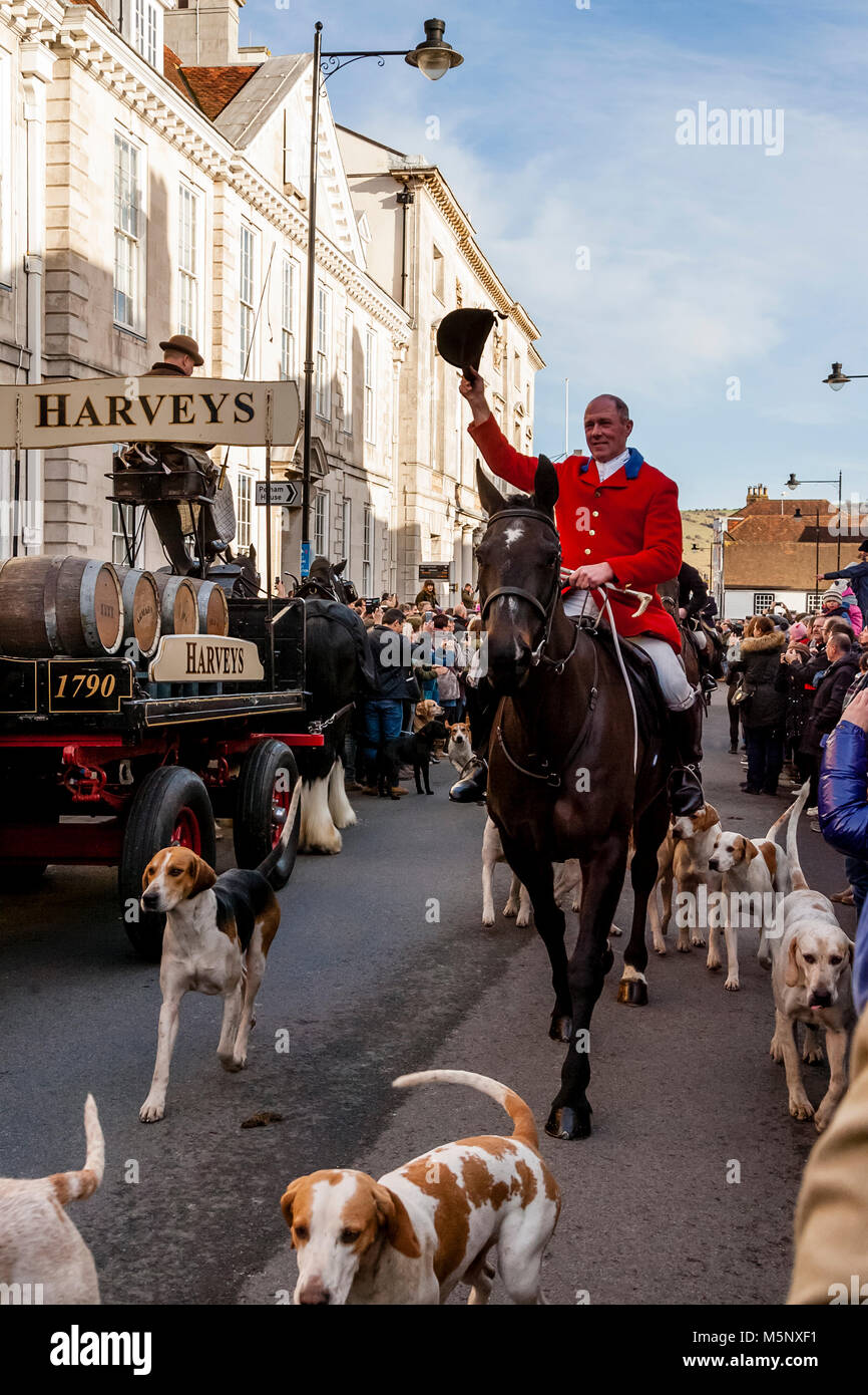 Il Southdown e Eridge Suoneria tradizionale del Boxing Day Meeting, High Street, Lewes, Sussex, Regno Unito Foto Stock