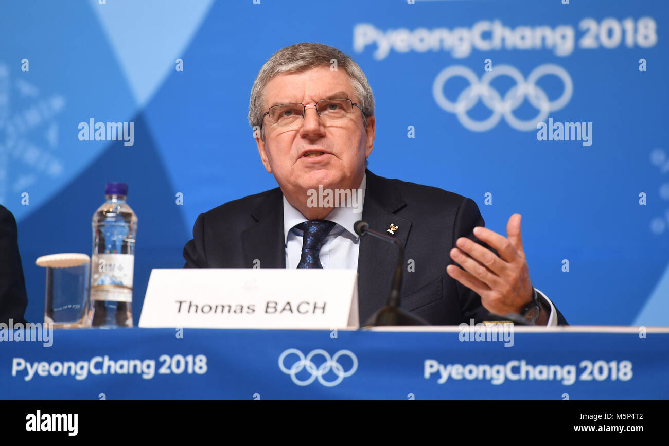 Il 25 febbraio 2018, Corea del Sud, Pyeongchang, IOC: Thomas Bach, presidente del Comitato Olimpico Internazionale (CIO) parla durante una conferenza stampa presso la MPC premere Centro. Foto: Tobias Hase/dpa Foto Stock