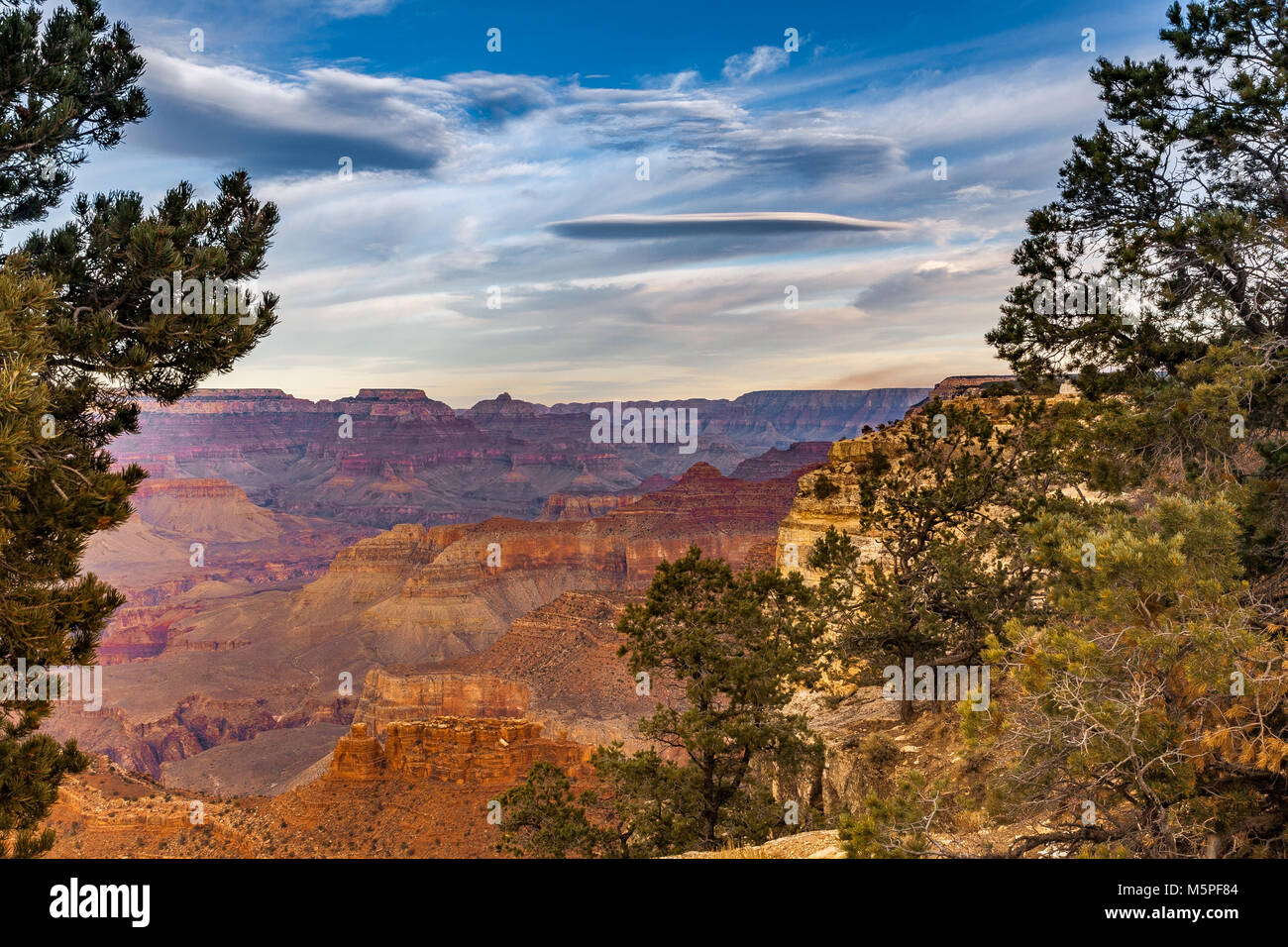 Interessante la formazione di nube vicino al Grand Canyon vicino a Mather Point , Arizona , STATI UNITI Foto Stock