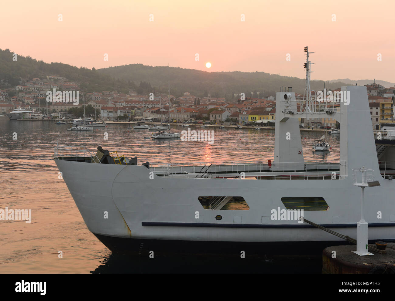 Sunrise a Vela Luka sull isola di Korcula, Croazia. Foto Stock