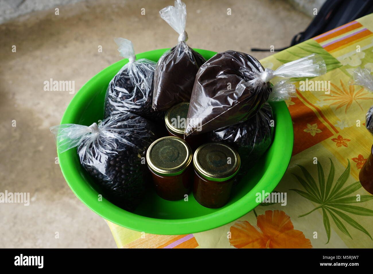 Prodotti locali: caffè, marmellata, Paolo, Santo Antao, Capo Verde Foto Stock