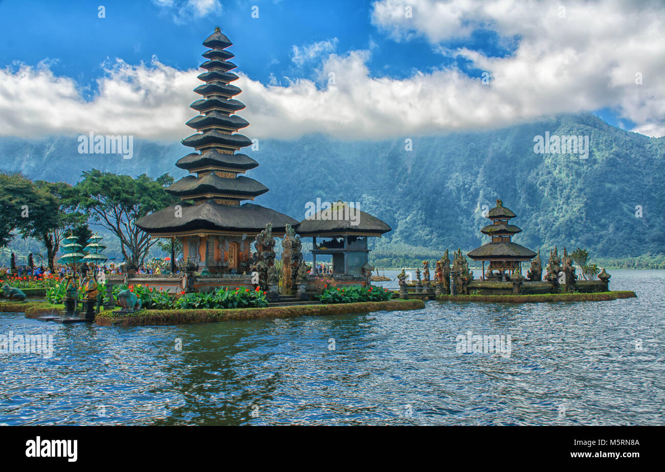 Bali tempio dell'acqua , Indonesia asia, Bedugal, Pura Ulu Danau tempio Foto Stock