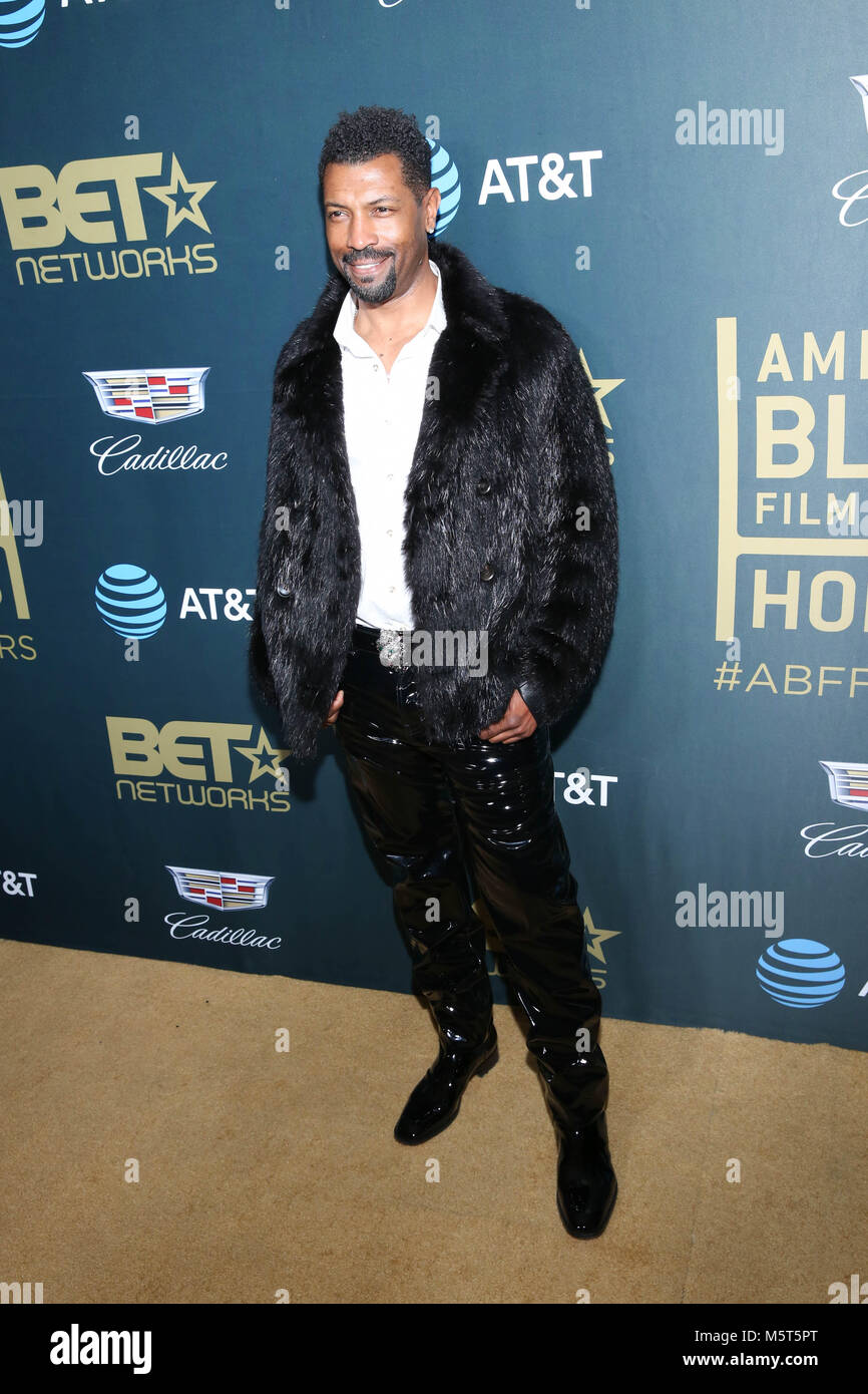 BEVERLY HILLS, CA - 25 febbraio: Deon Cole al 2018 American Black Film Festival Honors Award presso il Beverly Hilton Hotel il 25 febbraio 2018 a Beverly Hills, la California. Credito: Robin Lori/MediaPunch Foto Stock