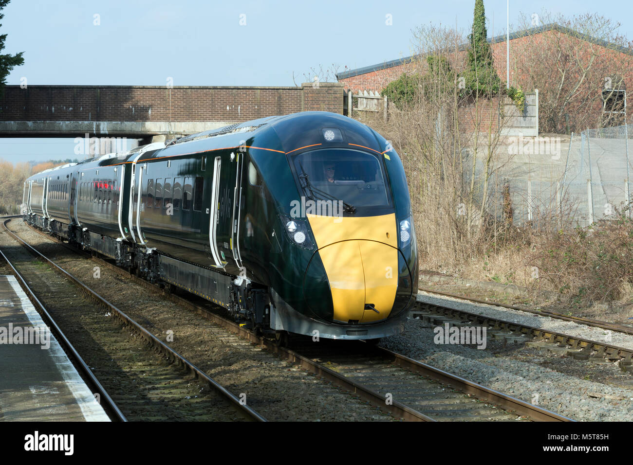 Great Western Railway classe 800 IET, arrivando a Evesham stazione ferroviaria, Worcestershire, England, Regno Unito Foto Stock
