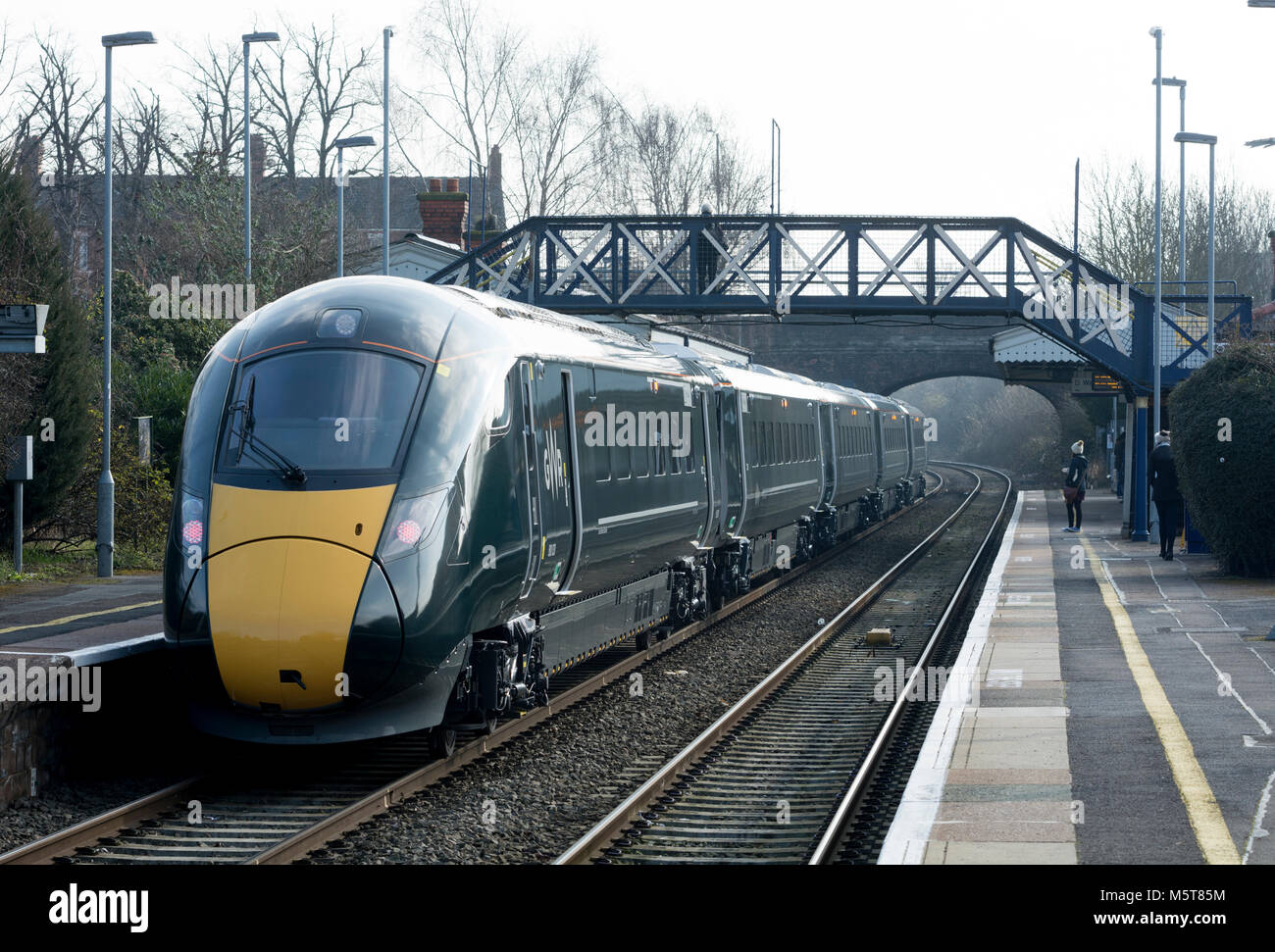 Great Western Railway classe 800 a IET Evesham stazione ferroviaria, Worcestershire, England, Regno Unito Foto Stock
