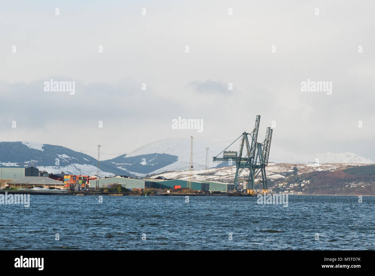 Clydeport gru e Greenock Ocean Terminal, Greenock, Inverclyde, Scotland, Regno Unito Foto Stock