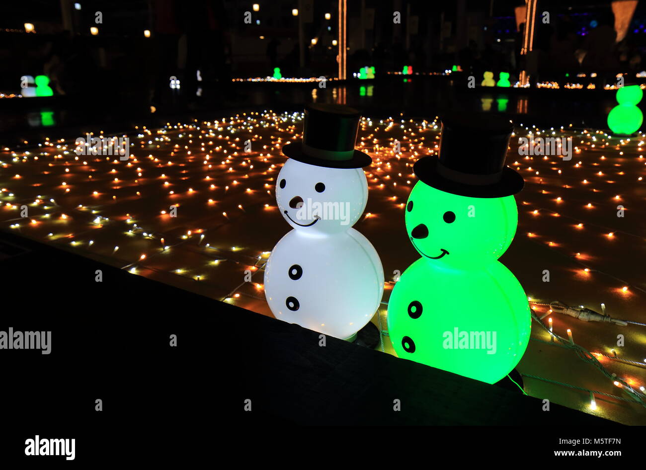 Natale display illuminazione a Osaka stazione ferroviaria di Osaka in Giappone Foto Stock