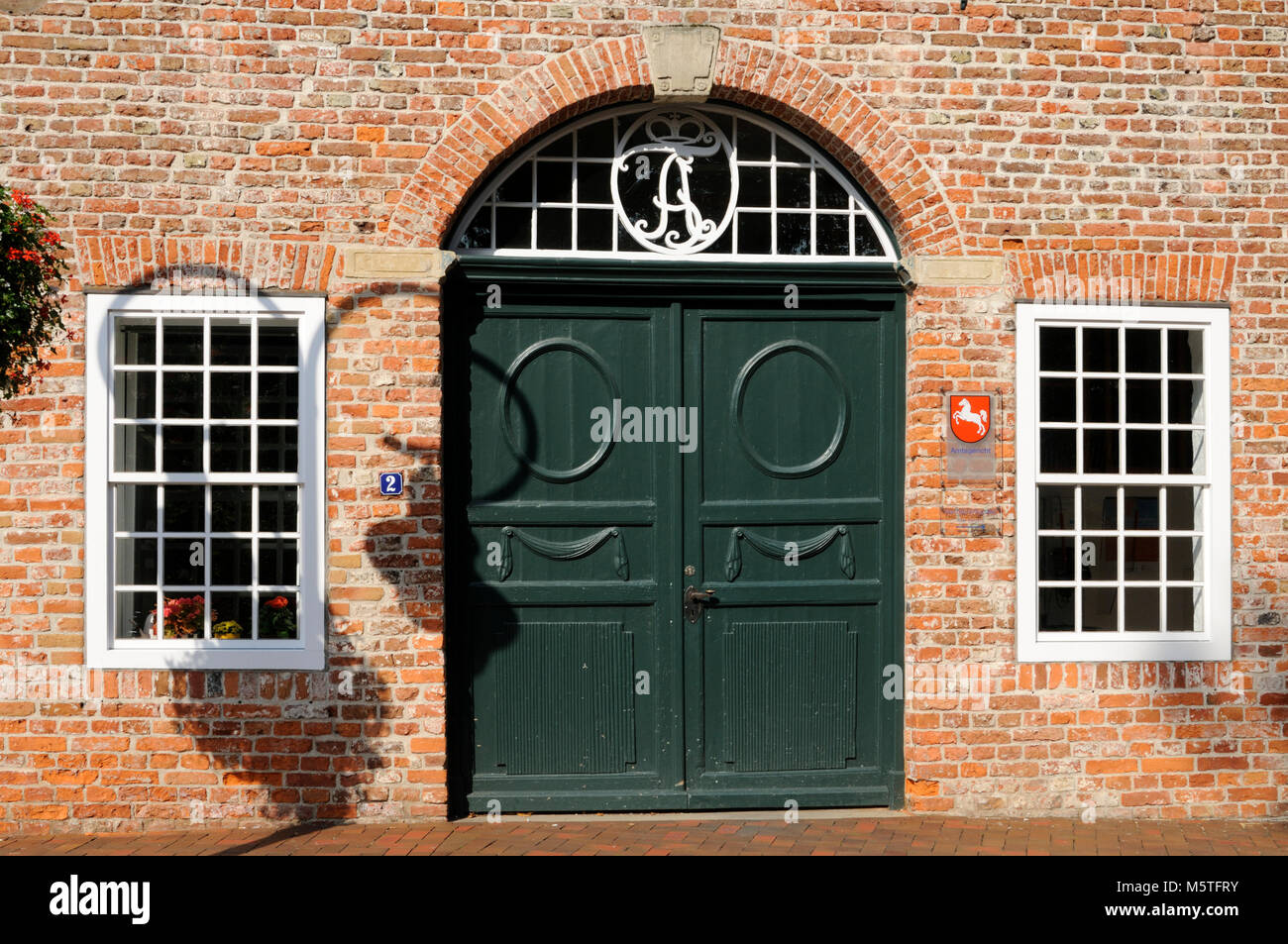 Eingang Amtsgericht di Jever, Niedersachsen, Deutschland, Europa. | Ingresso corte locale Jever, Bassa Sassonia, Germania, Europa. Foto Stock