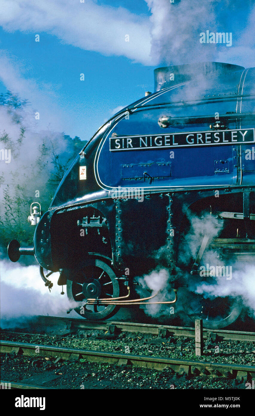 60007 'Sir Nigel Gresley' locomotiva a Grosmont sulla North Yorkshire Moors Railway, nel North Yorkshire (Gresley era un eminente ingegnere locomotiva) Foto Stock