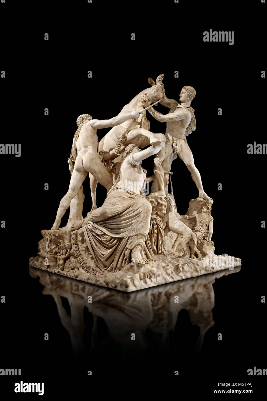 Ii secolo D.C. Romana scultura in marmo noto come il Toro Farnese provenienti dalle Terme di Caracalla a Roma, Collezione Farnese, Napoli Museo di Archeologia, ho Foto Stock