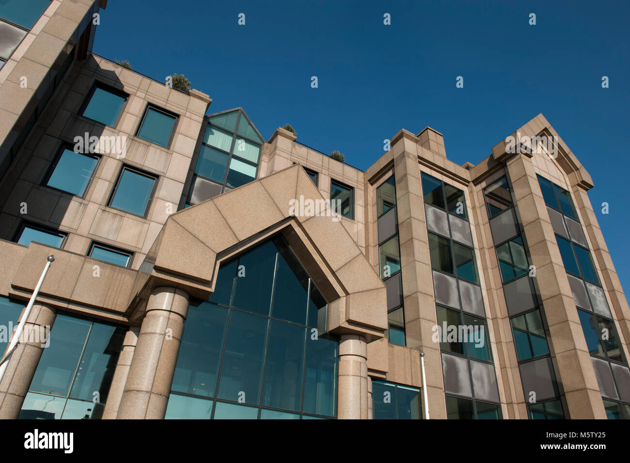 Vecchia Sede reciproco al Millennium Bridge House Foto Stock