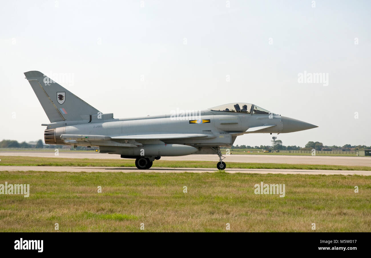 Eurofighter Typhoon FGR.4 ZJ919 di 11 Squadron, Royal Air Force, visto nella sua casa base RAF Coningsby, 1 settembre 2010. Foto Stock