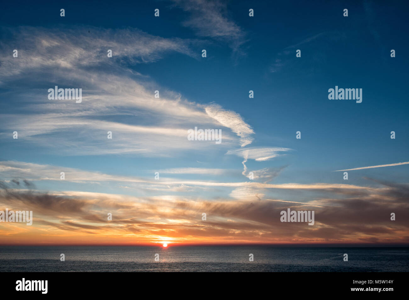 Tramonto sul Mar Ligure da Manarola, Cinque Terre Liguria, Italia Foto Stock