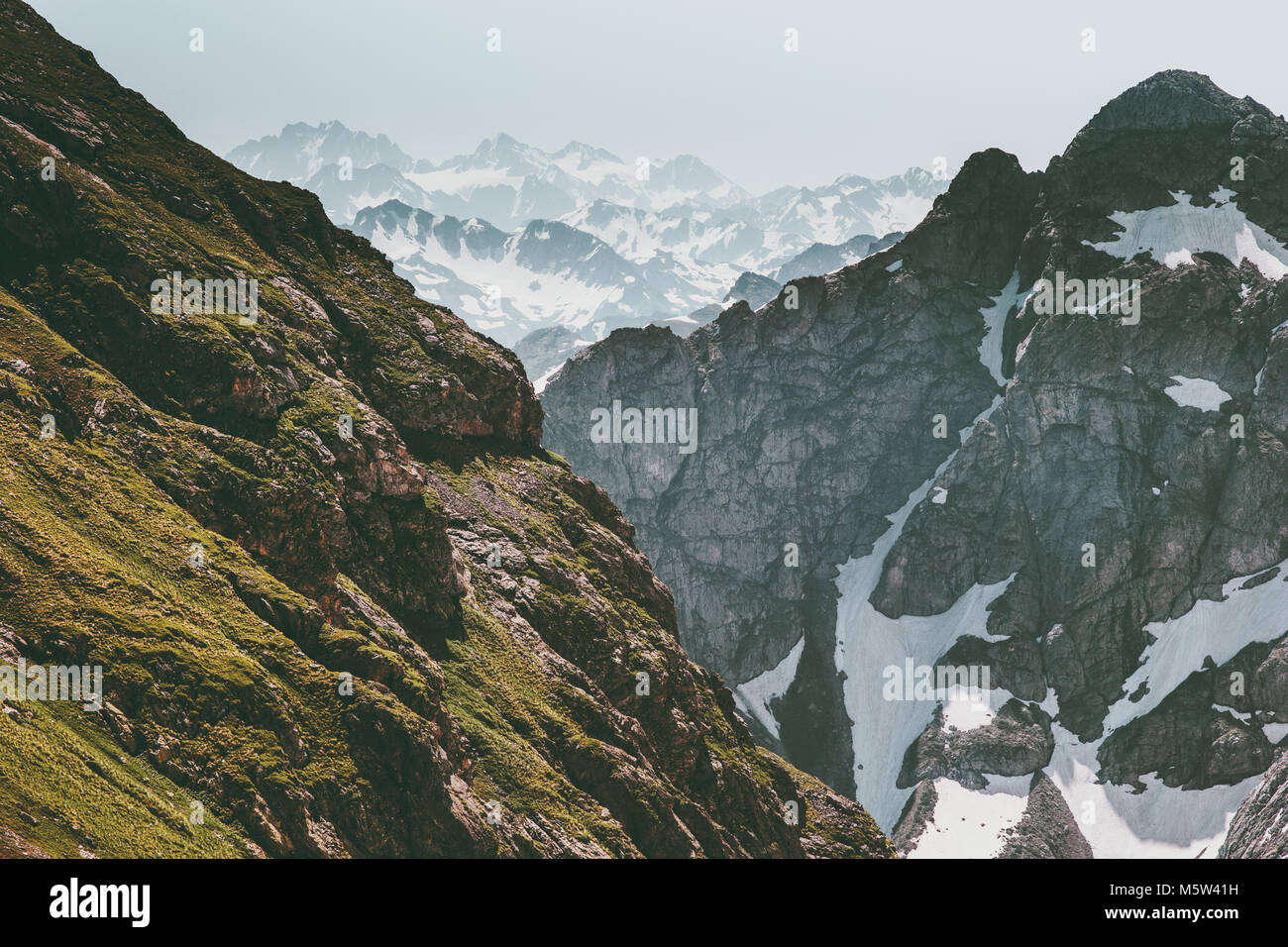 Montagne Rocciose gamma paesaggio vista aerea Viaggi natura selvaggia scenario Foto Stock