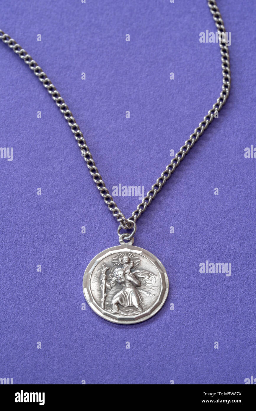 Argento St Christopher medaglione e catena. Foto Stock