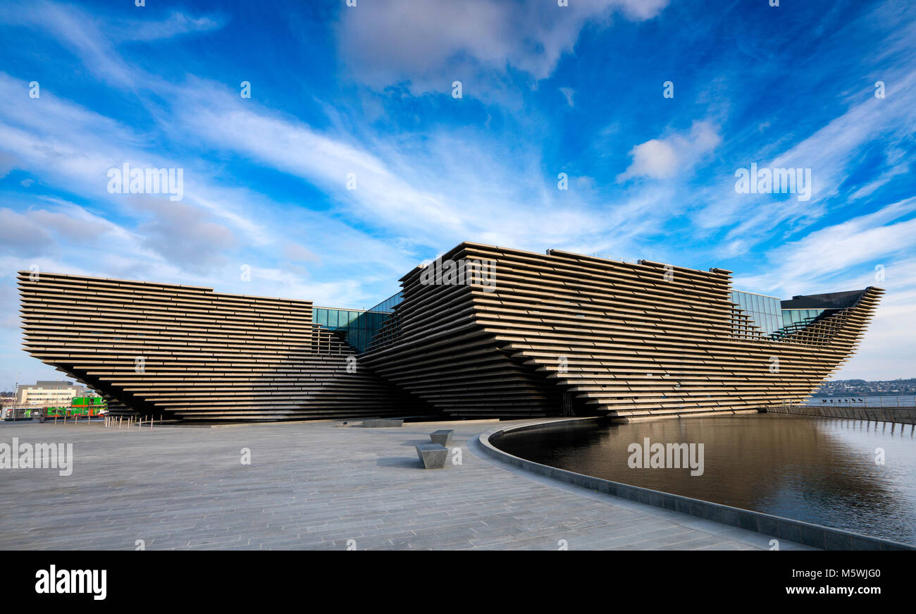 Vista recentemente completato V&un Museo del Design a Dundee, Tayside, Scozia. Architetto Kengo Kuma & Associates Foto Stock