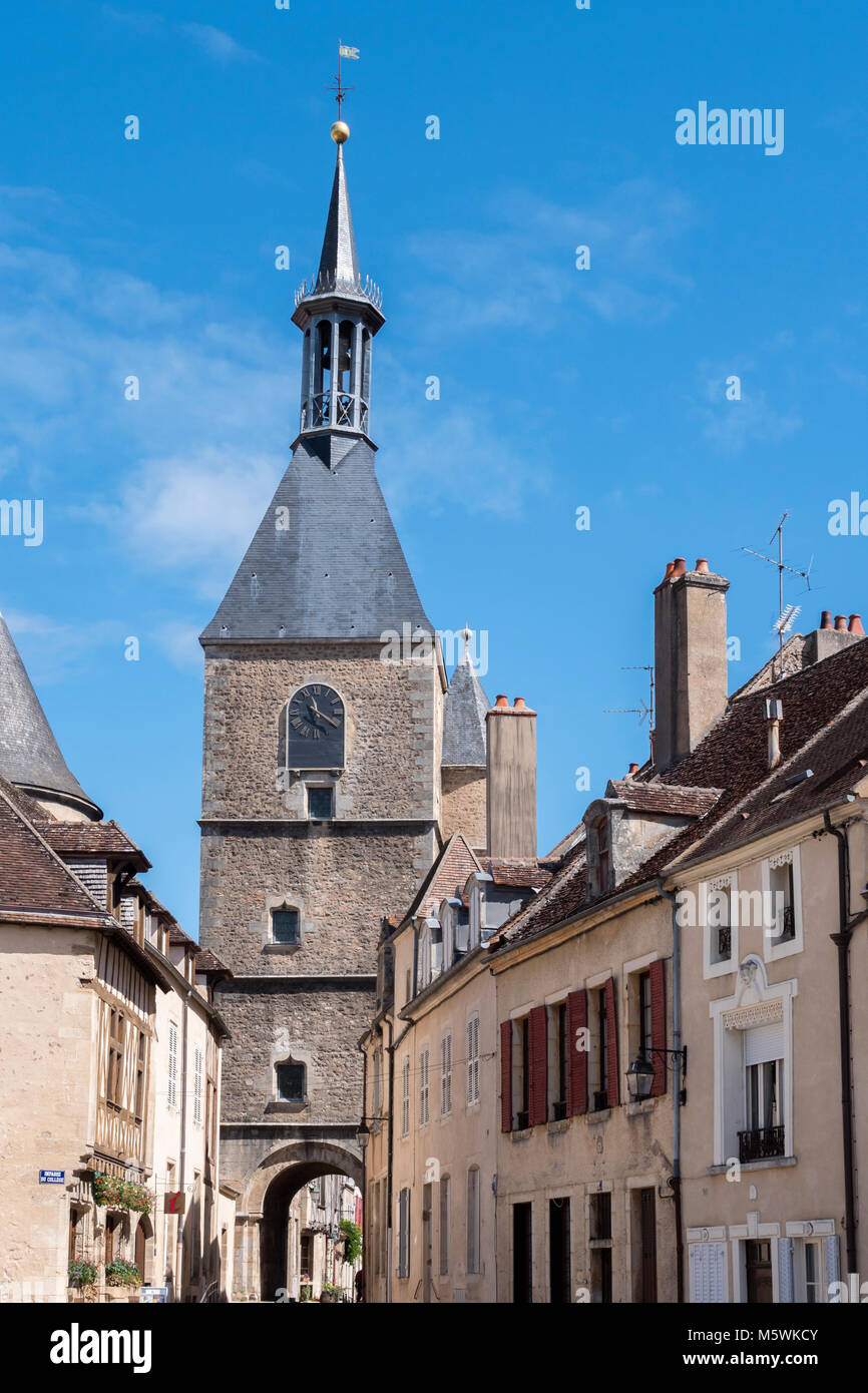 Tour de l'Horloge archway Avallon Yonne Bourgogne-Franche-Comte Francia Foto Stock