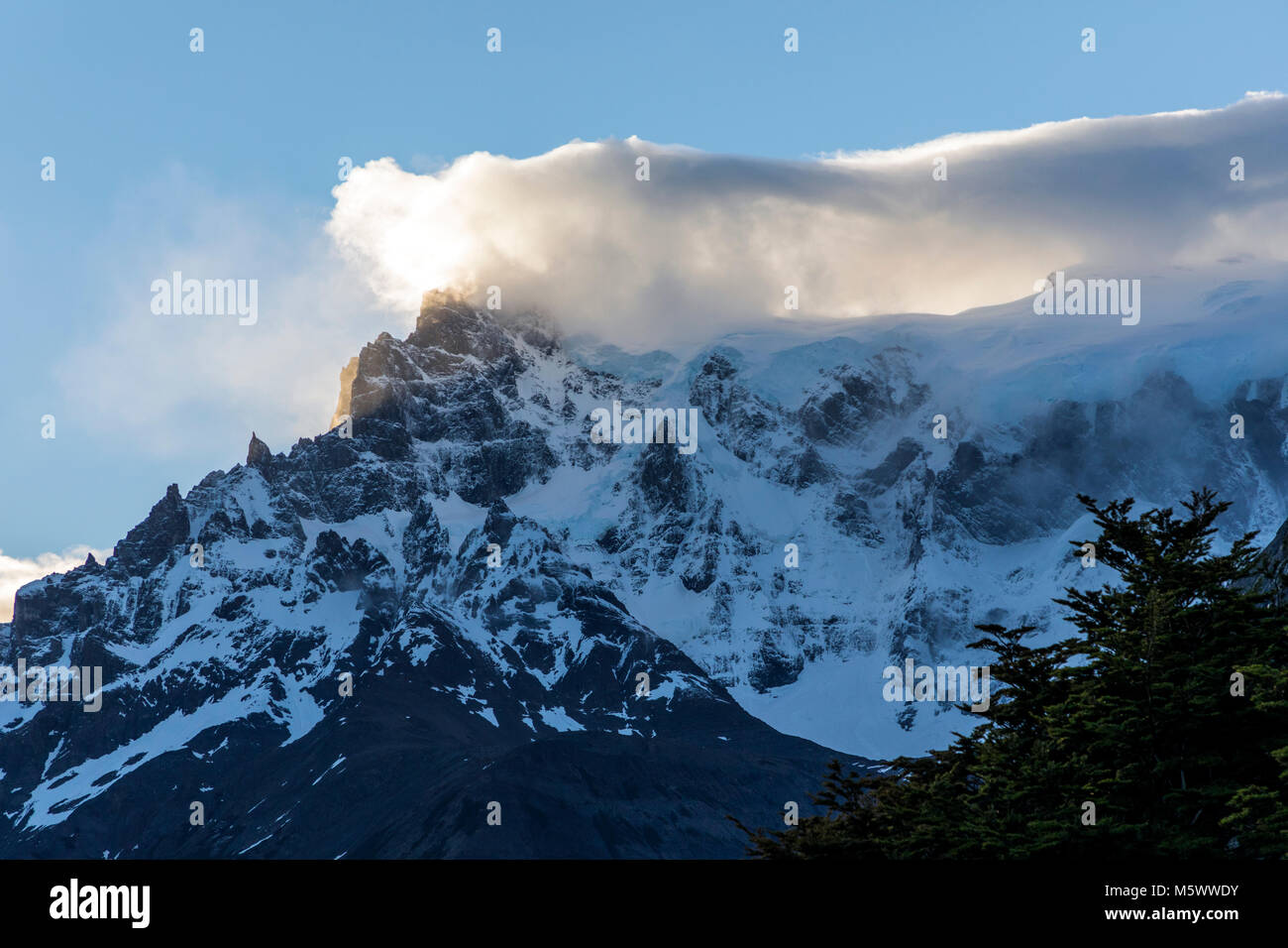 Mte. Almirante Nieto; 2640 metri; vicino a Refugio Cuernos; Parco Nazionale Torres del Paine; Cile Foto Stock