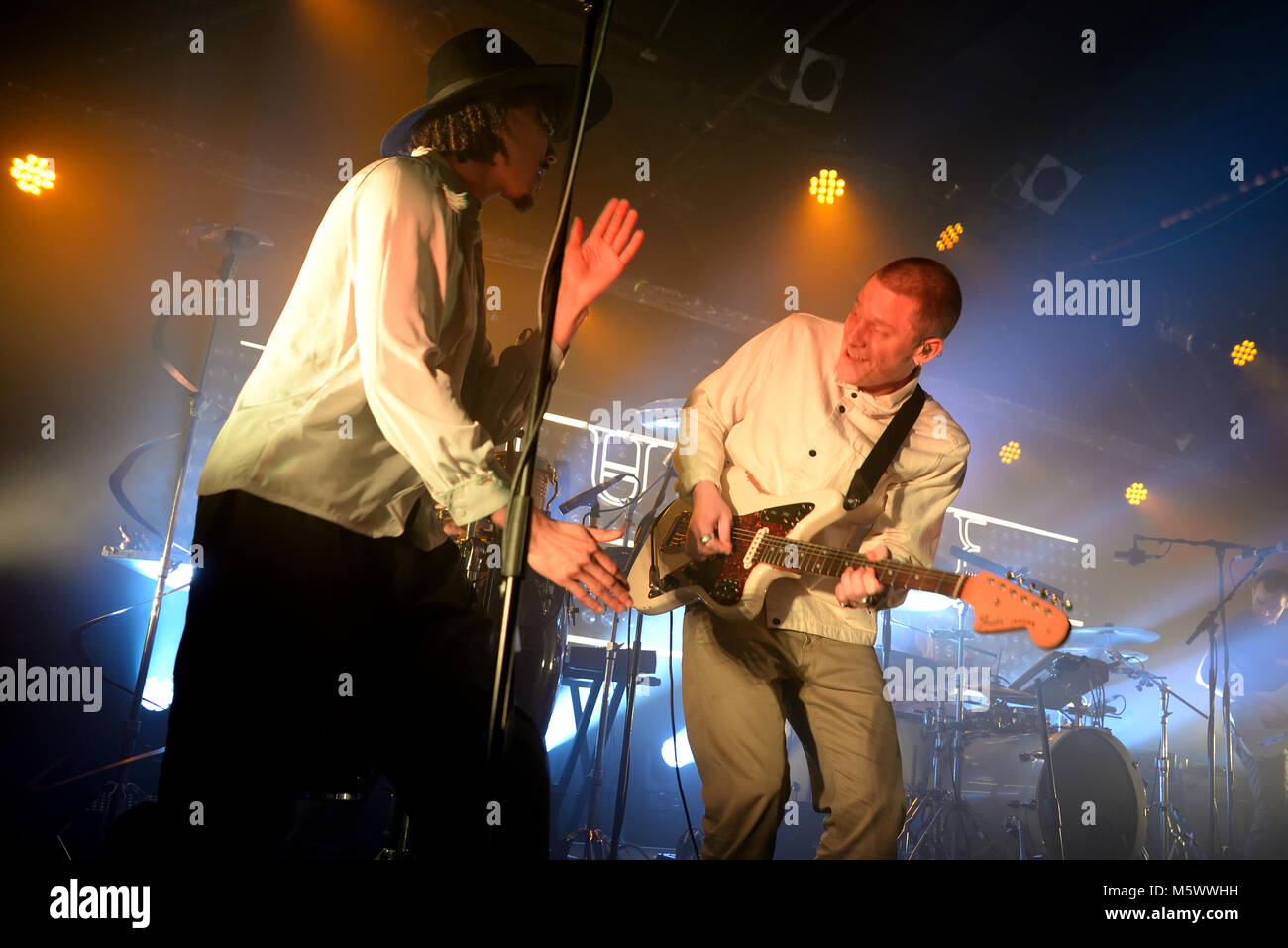 Barcellona - Nov 7: Jungle (indie soul funk band) eseguire in concerto presso il Razzmatazz Club il 7 novembre 2017 a Barcellona, Spagna. Foto Stock