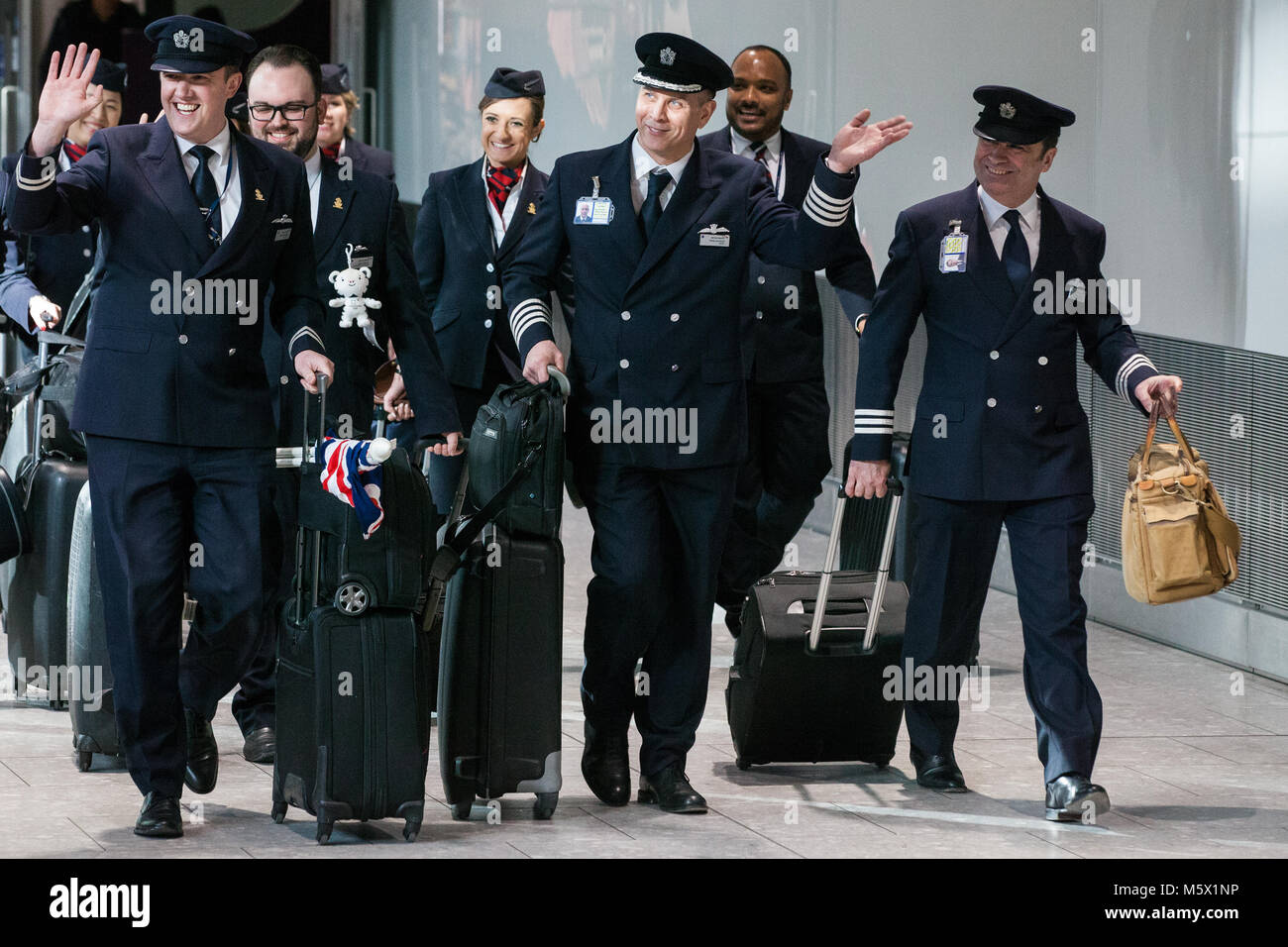 Londra, Regno Unito. Il 26 febbraio, 2018. L'aria equipaggio per il Team GB è accolto favorevolmente indietro per Heathrow dalla British Olympic Association (BOA) seguendo il Pyeongchang 2018 Giochi Olimpici Invernali. Credito: Mark Kerrison/Alamy Live News Foto Stock