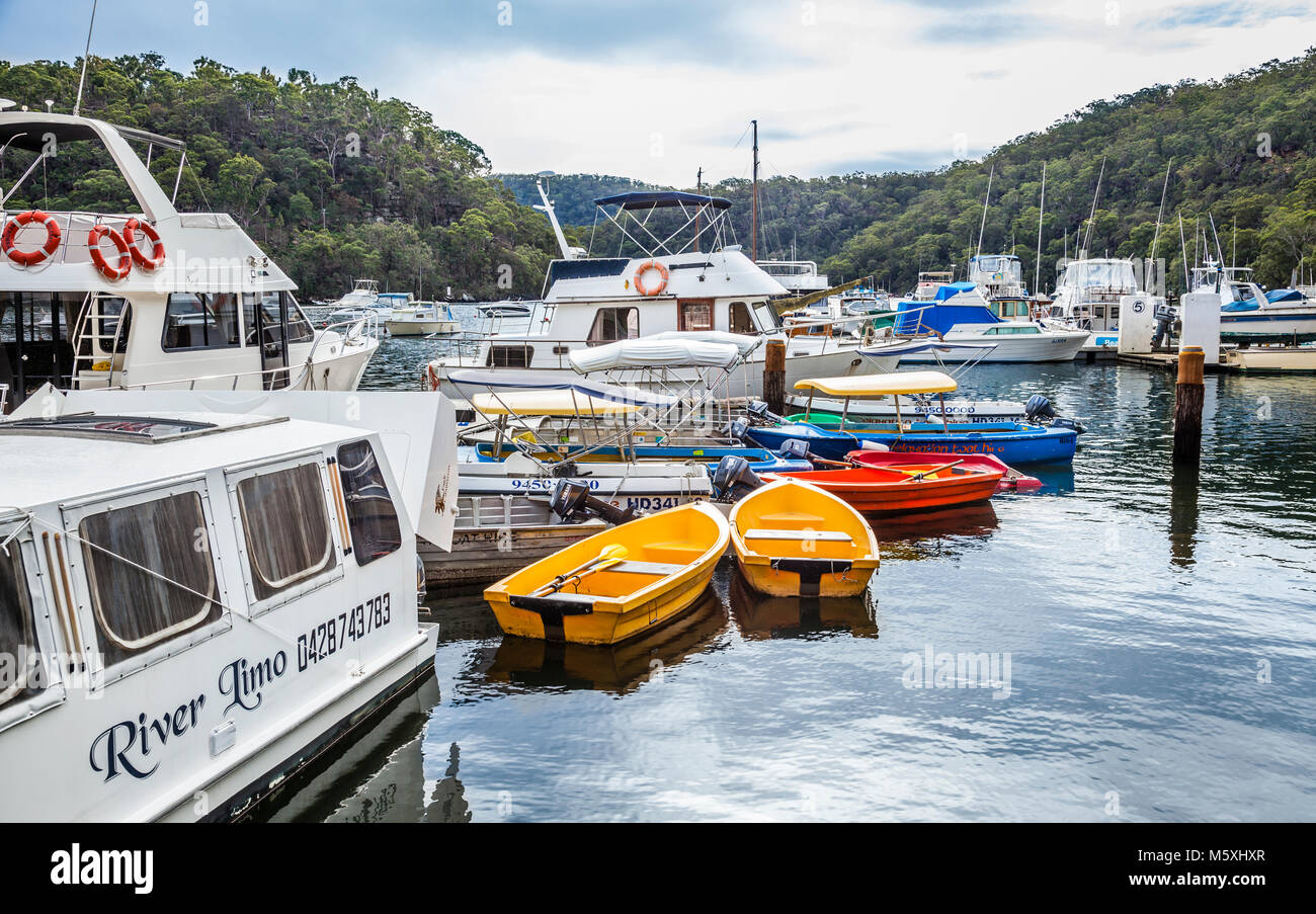 Australia, Nuovo Galles del Sud, Nord di Sydney North Shore regione, Berowa Creek, ormeggi delle barche in franchi ansa Foto Stock