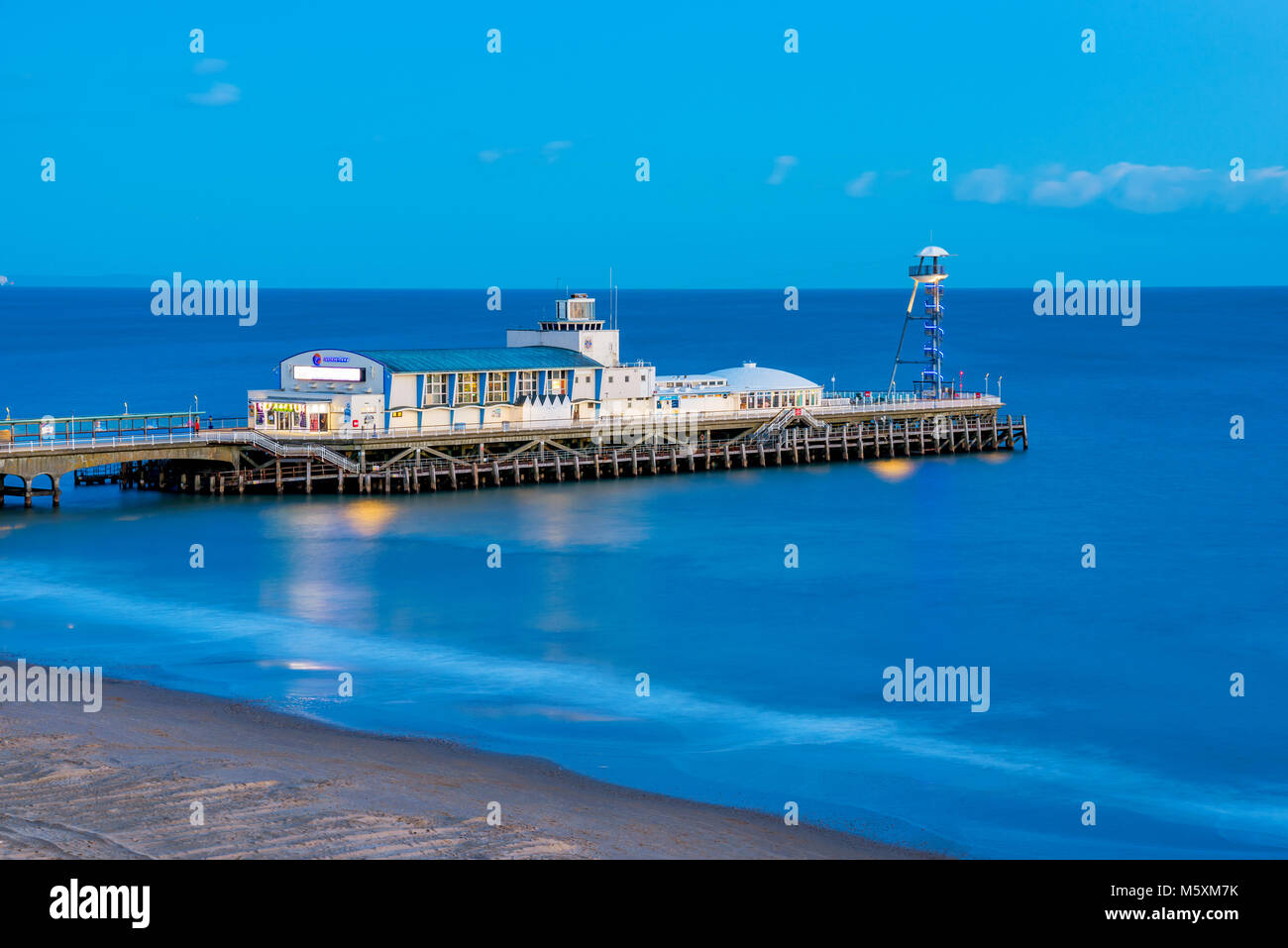 BOURNEMOUTH, Regno Unito - 09 febbraio: vista del molo di Bournemouth, un famoso molo e attrazione di Febbraio 09, 2018 a Bournemouth Foto Stock