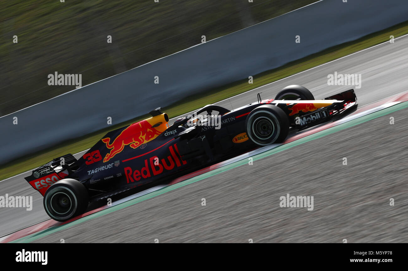 La Red Bull Racing Max Verstappen durante la due giorni di test pre-stagione sul circuito de Barcelona-Catalunya, Barcellona. Foto Stock