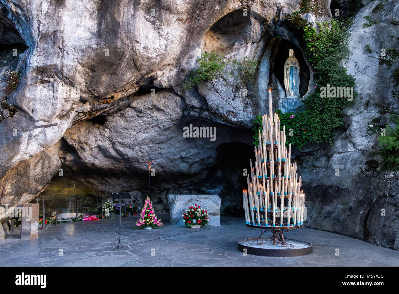 Lourdes (sud-ovest della Francia). Nel 1858, la Vergine Maria apparve a