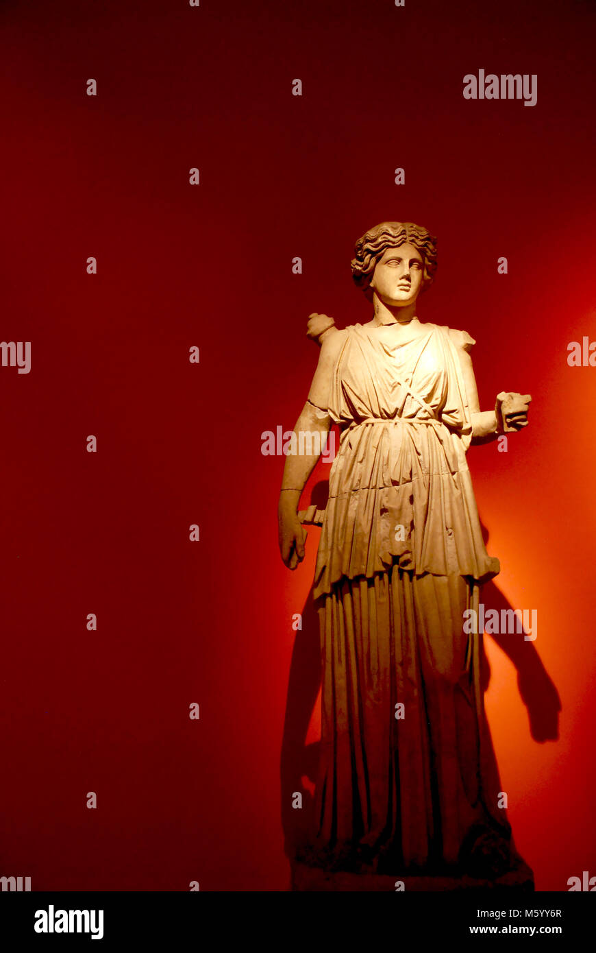 Statua di Artemide da Perge nella galleria di divinità in Antalya il Museo di Archeologia, Turchia Foto Stock