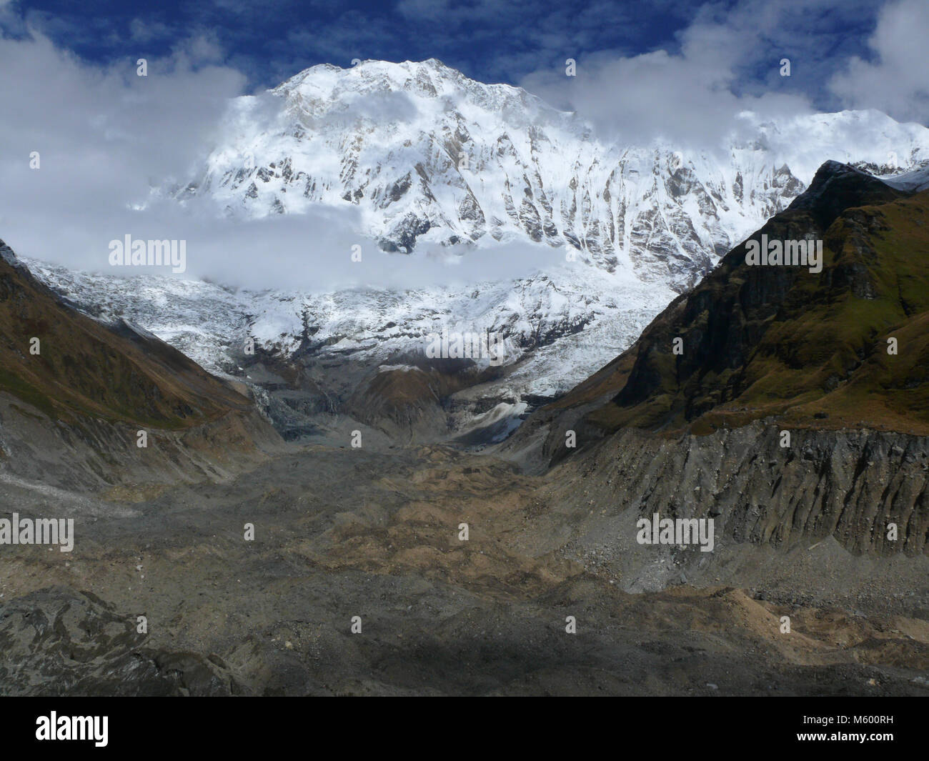 Vista stupefacente di Annapurna 1 dall'Annapurna Base Camp Foto Stock